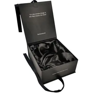 Großhandel Luxus schwarze Perücke Haar verlängerungen Verpackungs boxen Benutzer definiertes Logo Weihnachts geschenk box Bekleidungs box Satin mit Band einsetzen