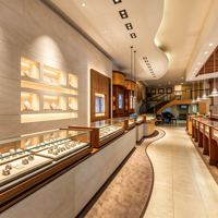 Comptoir et vitrine de présentation de bijoux en bois sur mesure avec meubles de bijouterie en verre LED et marbre pour l'aménagement de magasins de détail de bijoux