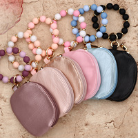 Dompet Koin Mini Setengah Bulan Warna Solid Bahan Kulit PU dengan Ritsleting, Gantungan Kunci Gelang Manik-Manik Silikon, Dompet Kartu Wanita