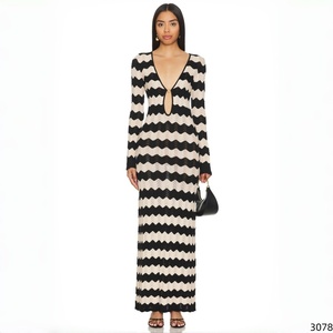 Robe longue <span class=keywords><strong>en</strong></span> maille rayée noire <span class=keywords><strong>et</strong></span> blanche à manches longues, col <span class=keywords><strong>en</strong></span> V profond, découpe avant ajourée, moulante, pour soirée, pour <span class=keywords><strong>femme</strong></span> - Product Image 1