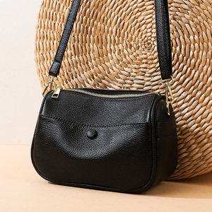 Sac fourre-tout décontracté en cuir souple de luxe pour femme, grand sac à bandoulière de créateur pour femme - Product Image 1