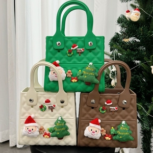 Bolso de playa de EVA para mujer – Bolso perforado con temática navideña DIY, impermeable y ligero con dijes desmontables, logotipo personalizado disponible - Product Image 1