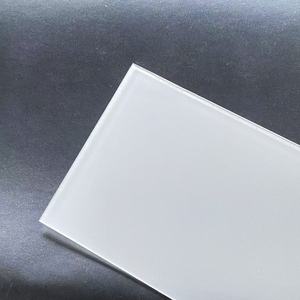 Panneau diffuseur en polycarbonate OEM à angle biaisé 6 mm PC 610x1220 mm Éclairage Panneau de taille personnalisée pour l'éclairage architectural Rina Tech - Product Image 2