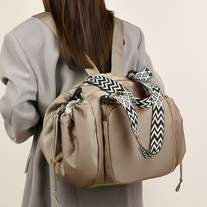 Sac fourre-tout universel multifonctionnel et polyvalent pour le voyage, grande capacité, portable, idéal pour l'hiver, sac de voyage décontracté - Product Image 2