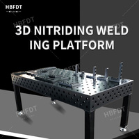 Table de soudage flexible 3D avec systèmes de fixation intelligents et accessoires de serrage pour soudeurs