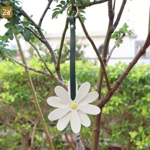 Pu Leather Daisy <b>Bag</b> <b>Charm</b> Chrysanthemum Design Keychain Trendy Flower Key <b>Charms</b> - Product Image 5