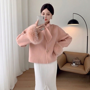 Elegante <span class=keywords><strong>Cappotto</strong></span> Invernale Slim da Maternità in Lana per Donna <span class=keywords><strong>con</strong></span> Collo a O, Bottoni Coperti, Morbida <span class=keywords><strong>Pelliccia</strong></span> di Volpe, Polsini Larghi e Tessuto Double Face - Product Image 2