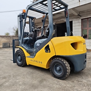 Montacargas Diésel Usado KOMATSU FD30 de 3 Toneladas, Original de Japón, con Desplazador Lateral Hidráulico y Mástil de Dos Etapas en Venta - Product Image 5