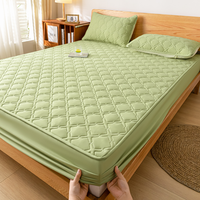 Housse hypoallergénique King Size matelassée imperméable à l'eau Protecteur en microfibre doux pour la peau pour la maison ou l'hôtel
