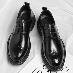 รองเท้าหนังผู้ชายแบบอ็อกซ์ฟอร์ดสำหรับใส่ทำงาน พื้นยางกันลื่น น้ำหนักเบา ระบายอากาศได้ดี ทนทานต่อการสึกหรอ ขายส่งจากโรงงาน - Product Image 6