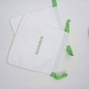 Bolsa de Lona de Algodón Orgánico Reciclable con Cordón y Logotipo Personalizado para Anillos, Pulseras, Gafas y Pendientes - Product Image 1