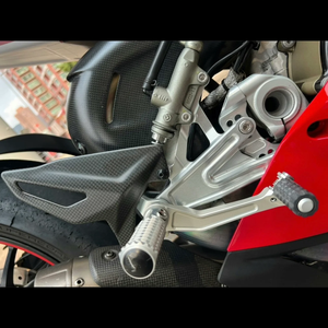 V4 Motorcycle Foot Pedal Heel Guard Carbon Fiber Pedals Accessories for Ducati Panigale V4/<strong>S</strong>/<strong>R</strong> 2018-2024 - Product Image 6