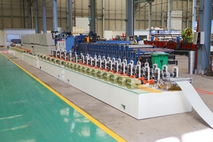 Nhà Máy tốc độ cao 77 PU bọt màn trập slat cửa cán làm máy màn trập cửa Máy cán - Product Image 3