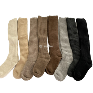 Chaussettes <span class=keywords><strong>en</strong></span> laine IOULOR pour <span class=keywords><strong>femme</strong></span>, style japonais, hauteur genou, couleur café, épaisses, double tricot, vente <span class=keywords><strong>en</strong></span> gros - Product Image 1