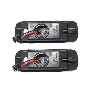 ไฟเลี้ยวข้างแบบไดนามิก LED สีเหลืองอำพัน รุ่น ADT W163 สำหรับ Audi A5/A6 และ Land Cruiser 200 12V แบบเสียบใช้งานได้ทันที - Product Image 2