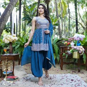 Conjunto de Top y Pantalón de Alta Calidad con Bordado de Diseño, Georgette Sintética con Lentejuelas y Dupatta con Encaje, Completamente Cosido - Product Image 2