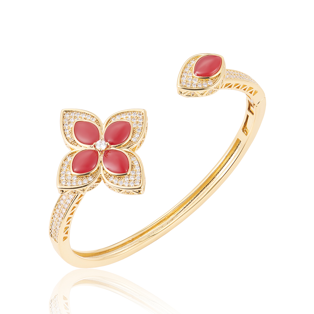Elegant Four Leaf Flower Fashion Bracelet Red Agate and White Fritillaria Brass Inlaid With Zircon Banquet Gift
