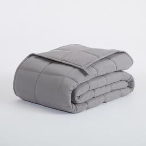 Manta Ponderada Ecológica Portátil de Poliéster con Cuentas de Vidrio No Tóxicas 48x72 15lbs Gris Claro para Verano Antibacteriana - Product Image 1
