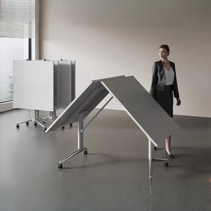 Mesa de Conferencia Plegable Moderna y Minimalista con Ruedas, Mesa Larga Telescópica para Oficina, Sala de Reuniones y Uso Doméstico - Product Image 1