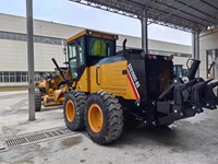 适用于市政特大道路改造任务的节油STG190C-10S平地机先进液压系统