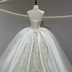 Robes de mariée classiques JFH57 en satin à col bateau et sequins - Product Image 6