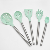Kingwise Lot de 10 tourneurs de cuisine en silicone avec manche en acier inoxydable Nouveau design Batterie de cuisine résistante à la chaleur Louche