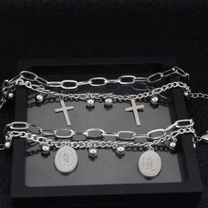 Nuevo Brazalete de Diseño Simple y Popular con Colgante de Cruz de Doble Capa, Chapado en Plata sobre Acero de Titanio, Joyería Moderna para Hombre - Product Image 4