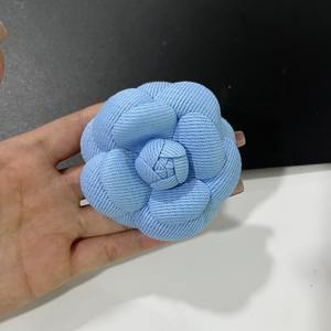 Haut de gamme 6.8cm Denim camélia Corsage tête Clip petite fleur parfumée en forme de broche épingle à cheveux pour enfants principalement en alliage - Product Image 4