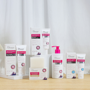 Crema Schiarente OEM ODM con Acido Kojico, Niacinamide e Vitamina <span class=keywords><strong>C</strong></span> per Schiarire le Macchie e Illuminare il Tono della Pelle, Crema Sbiancante per Tutto il Corpo e il Viso - Product Image 6
