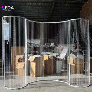 Arco de Boda LEDA con Cortina de Cuentas Colgantes, Gran Arco en Forma de S para Propuesta de Matrimonio - Product Image 2