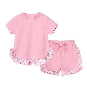 Collezione Estiva: Completo Due Pezzi per Bambina con Top Floreale a Maniche Corte in Pizzo e Pantaloncini - Nuova Edizione Estera - Product Image 1