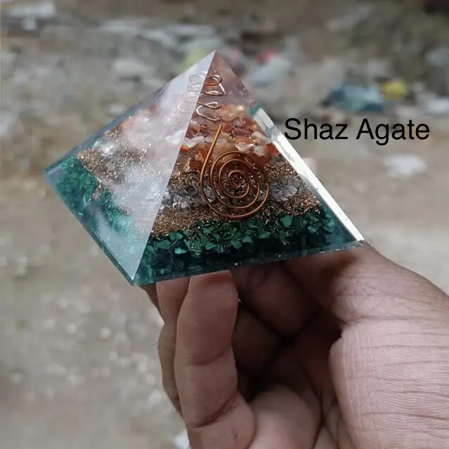 Carneiro vermelho, cristal branco & verde jade agate pedra preciosa orgônios de energia pirâmide em atacado: obter pirâmide a granel orgonita