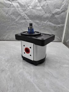 Pompe à engrenages hydraulique haute performance série SNP3NN SNW SNP SKP SGM2 SNP1NN SNP2NN, modèle SNP3NN/063RN07SAP1A5A4NNNN/NNNNN, à déplacement stable et à haute performance - Product Image 3