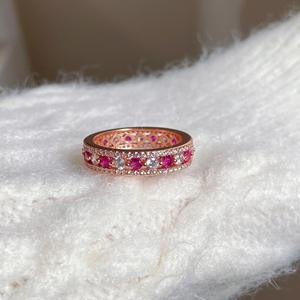 18K ローズゴールドとS925純銀メッキのレッドコランダムを使用したレディースリング、約束のための多用途な高級リング - Product Image 3