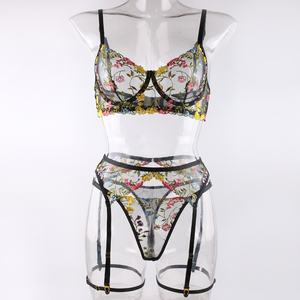 Ensemble de sous-vêtements sexy en dentelle pour femmes, haut de soutien-gorge brodé de fleurs, <span class=keywords><strong>caleçon</strong></span> et chaussette suspendue 4 pièces, lingerie ultra fine pour femmes - Product Image 6