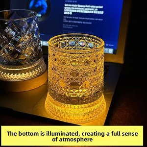 Vaso de Whisky Luminoso Giratorio con Función de Descompresión, Diseño Retro de Lujo Ligero para Whisky y Cerveza - Product Image 3