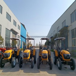 Tractor agrícola con toldo amarillo, rendimiento suave, fácil de controlar y operar, adecuado para diversas actividades agrícolas. - Product Image 3