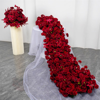 FL-975 Chemin de table moderne en roses rouges artificielles, arrangement floral pour centres de table de mariage et décorations de fête