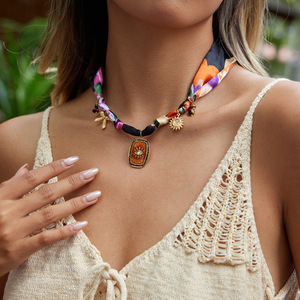 Collier en acier inoxydable électroplaqué Jeding, style européen et américain, avec dentelle et soie, accessoires pour femmes, haut de gamme, automne-hiver - Product Image 4