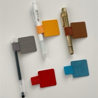 Porte-stylo porte-crayon auto-adhésif en cuir PU boucle élastique conçu pour les cahiers journaux planificateurs calendriers
