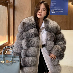 Manteau de fourrure de renard véritable de style moderne du milieu du siècle haut de gamme veste de renard argenté moyen long - Product Image 3