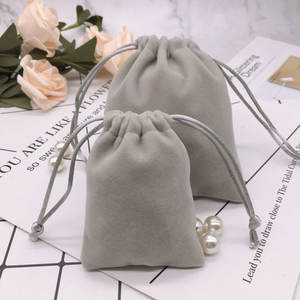 กระเป๋าหูรูดผ้ากำมะหยี่คุณภาพสูงเป็นมิตรกับสิ่งแวดล้อมพร้อมโลโก้ที่กำหนดเองสำหรับน้ำหอม & กระเป๋าเครื่องประดับทนต่อแรงกระแทกน้ำมันหอมระเหย - Product Image 2