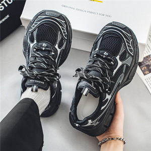 Chaussures de marche légères en mesh pour hommes, antidérapantes, à lacets, avec coussinets - Product Image 1