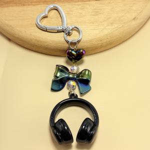 Nuevo Estilo de Audífonos Musicales, Llavero de Resina con Impresión UV, Diseño de Dibujos Animados, Colgante de Moda para Niñas, Accesorios para Bolsos - Product Image 4