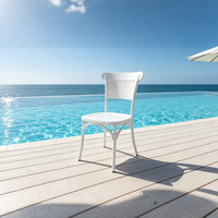 Chaise d'extérieur robuste avec dossier à motif tressé en plastique noir pour événements et halls d'accueil