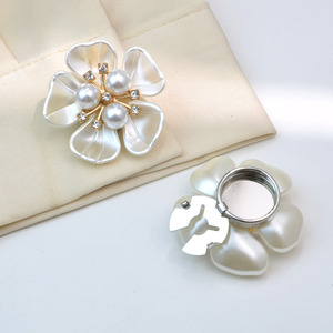 Bouton de couverture en alliage de zinc avec perle de mode et pétale de fleur coloré, accessoires de vêtements en cristal de strass - Product Image 5