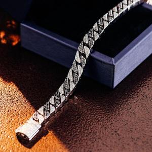 Bracelet Hip Hop tendance en argent avec moissanite taille brillant rond pour un style urbain et des bijoux de tous les jours - Product Image 1