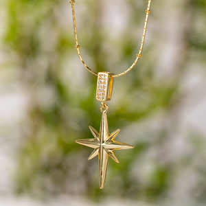 Collar de Acero de Titanio North Star con Microincrustaciones de Zirconia, Diseño Único, Collar Clavicular para Mujer - Product Image 4