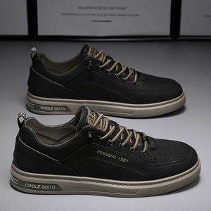 Zapatos de lona versátiles y modernos para hombre, zapatos casuales de cuero para hombre, zapatillas blancas impermeables, zapatos casuales modernos para hombre - Product Image 4