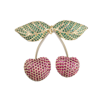 Broche en laiton plaqué or 18 carats avec zircone cubique, motif cerise mignonne pour filles, idéale pour hijab, diamant décoratif, sûre pour les fêtes ou comme cadeau